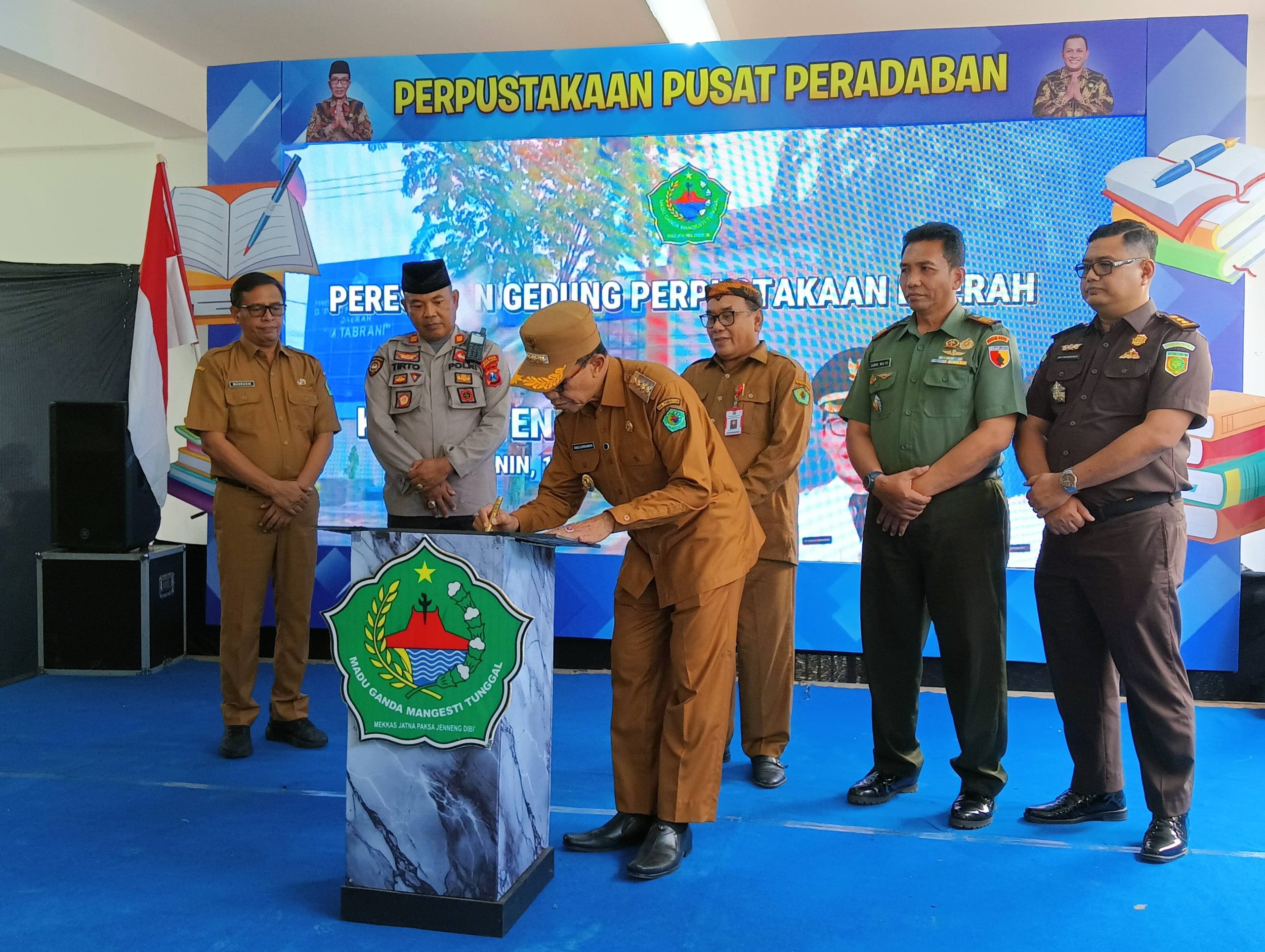 Resmikan Gedung Perpustakaan Daerah, Bupati Pamekasan; Buku Adalah Obor Peradaban yang Menerangi Jalan Menuju Kemajuan