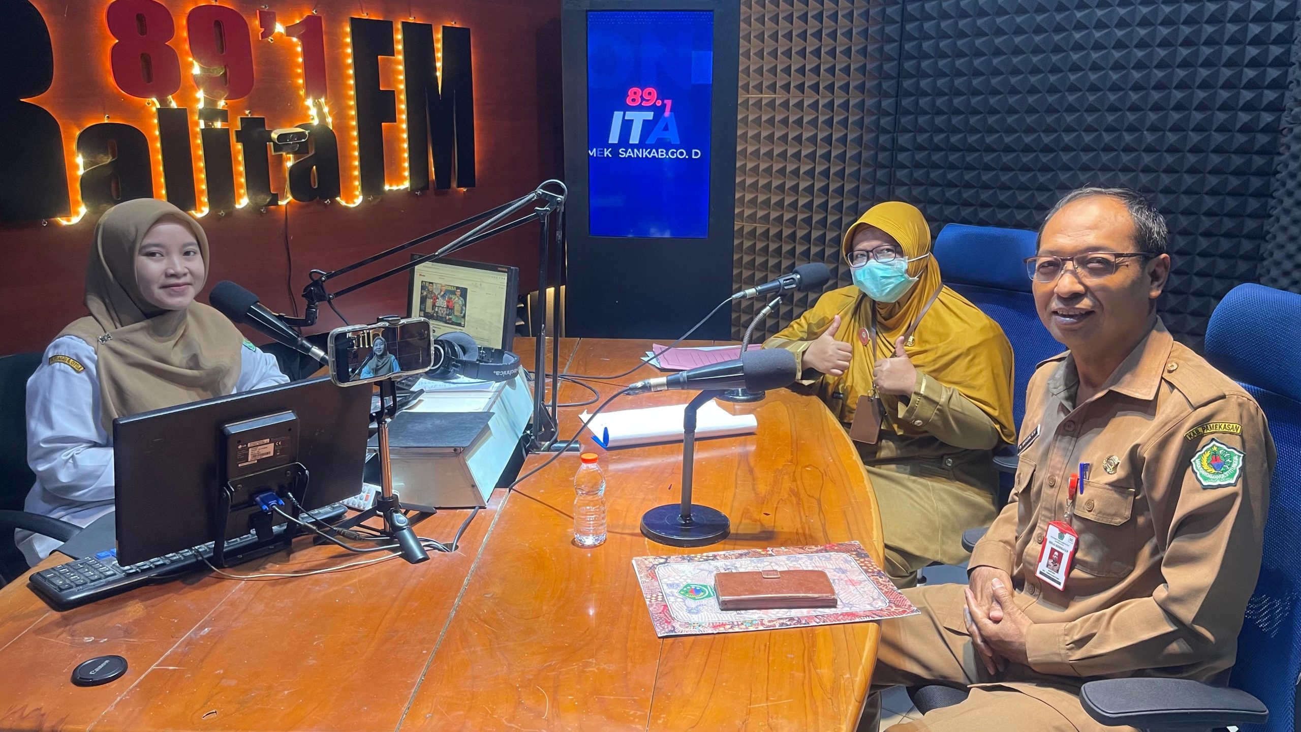 Sosialisasi Melalui Talkshow Diradio, Kadinkes Pamekasan Harap Dapat Tekan Angka Kematian Akibat Kasus Campak